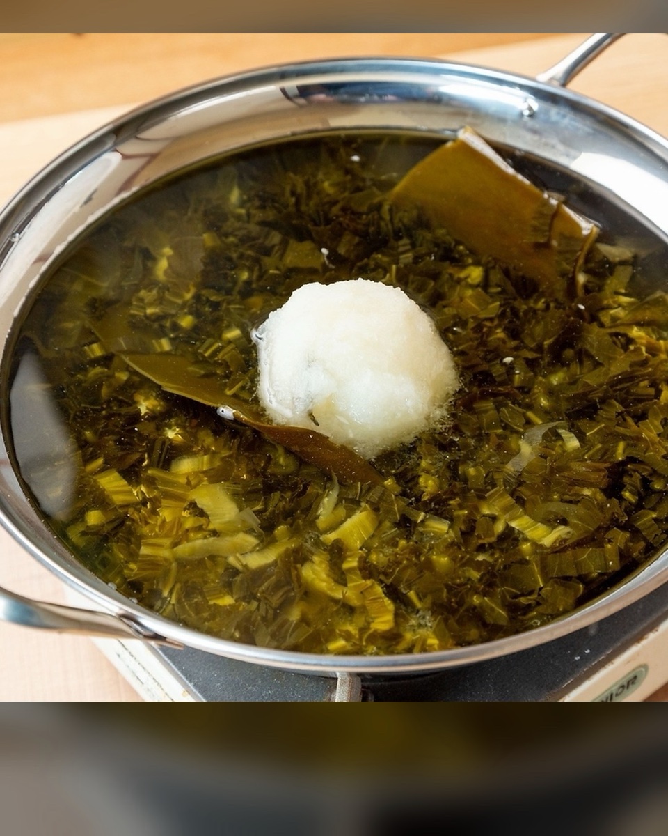 広島の食卓で昔から親しまれている漬け菜「広島菜」。